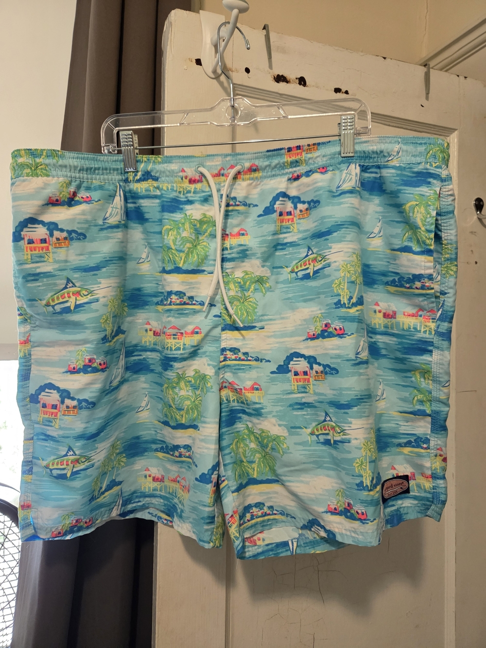 Vineyard Vines Men's Light Blue Tropical Print Swim Trunks